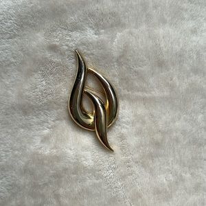 Mjent vintage brooch gold tone